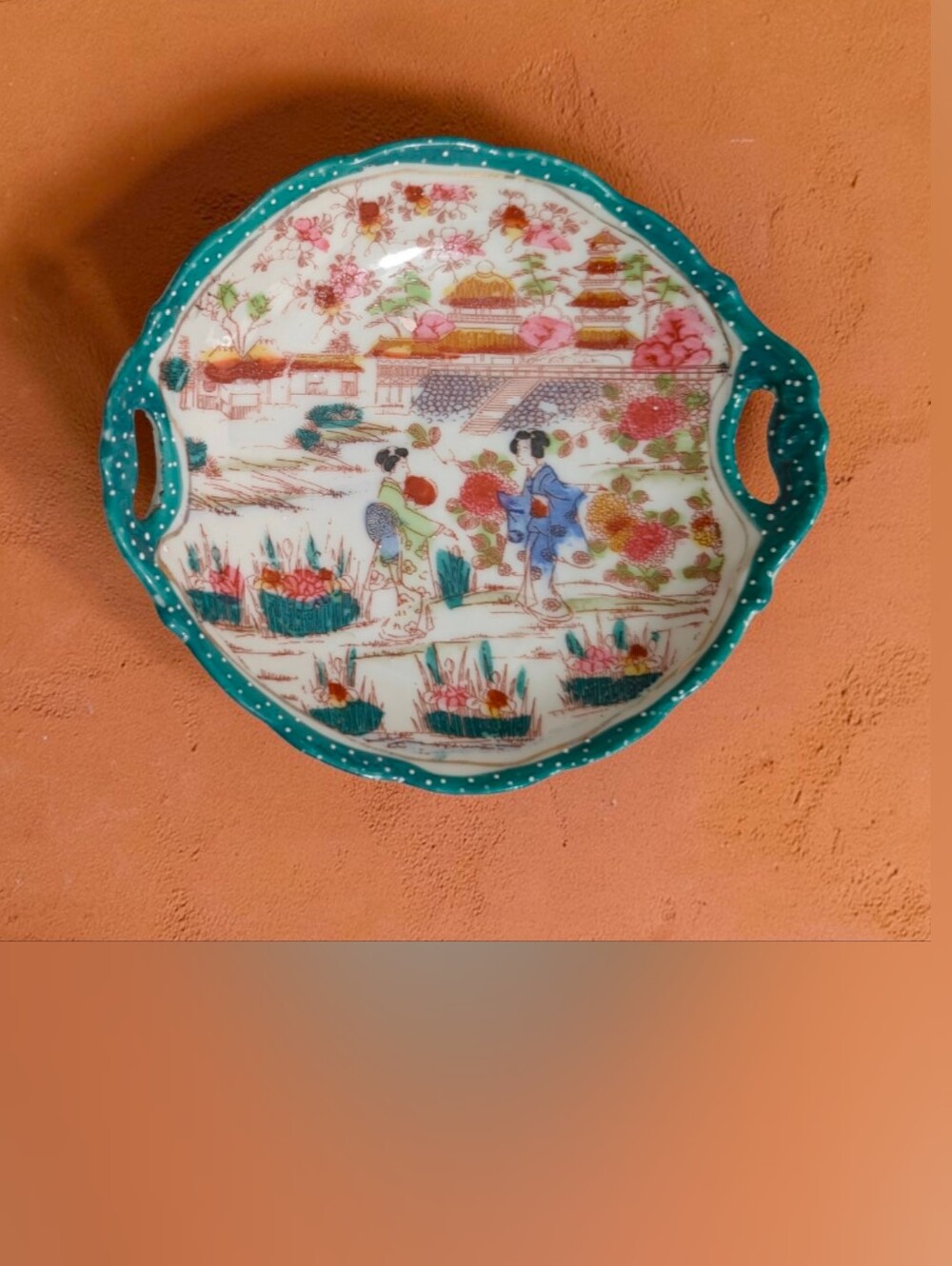 MINT Vintage Japanese 6.25” Handled Scalloped Geisha Vanity Candy Bowl